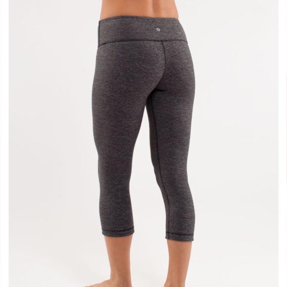 Lululemon Wunder Under Crop *Reversible Black/Wee Stripe Heathered Black Size 4 - Picture 3 of 8